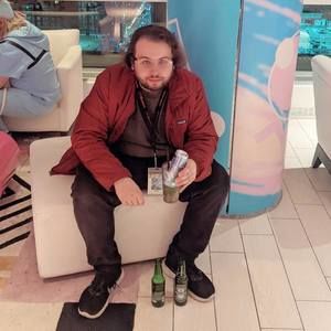 Meet your Posher, Adam